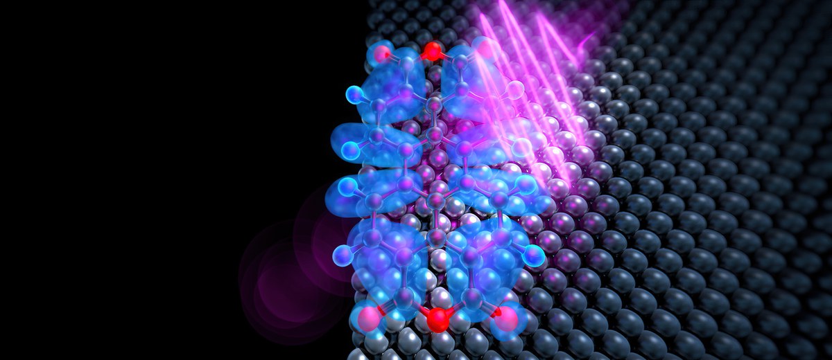 Künstlerische Darstellung: Ein PTCDA-Molekül mit einem Molekülorbital, das von einem Lichtquant getroffen wird